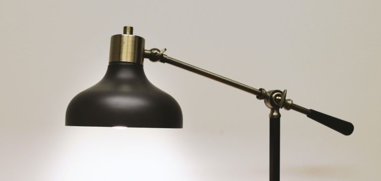 Read more about the article 11 Best Desk Lamps for College