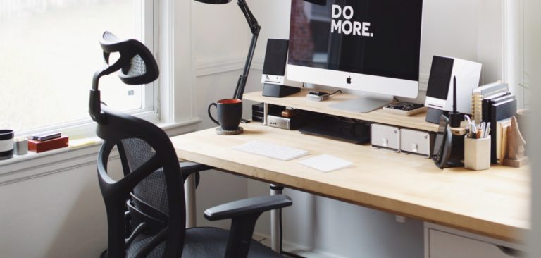 Read more about the article 11 Best Desk Chair for College Students